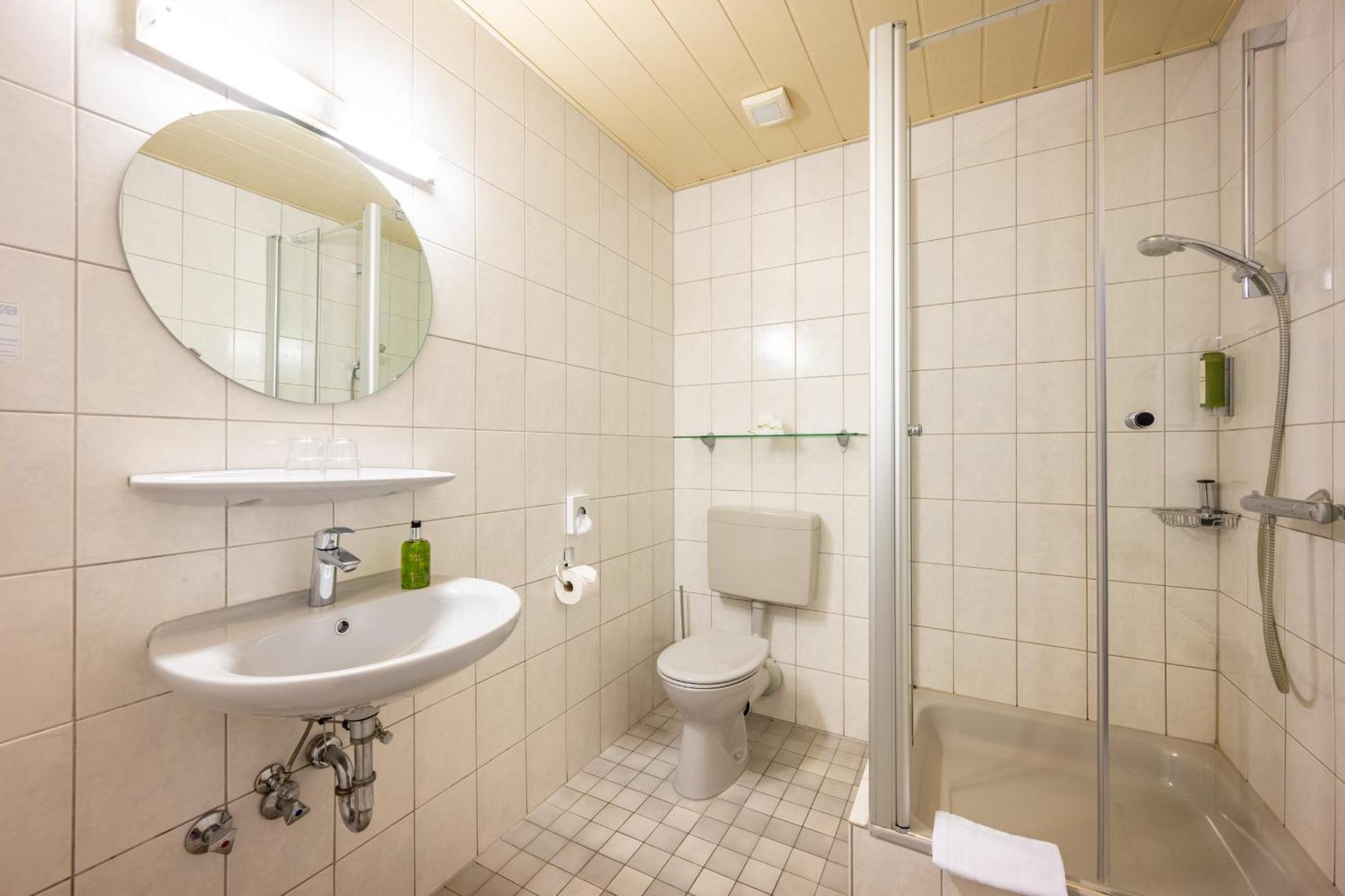 Weinhotel Restaurant Klostermuehle Ockfen Экстерьер фото